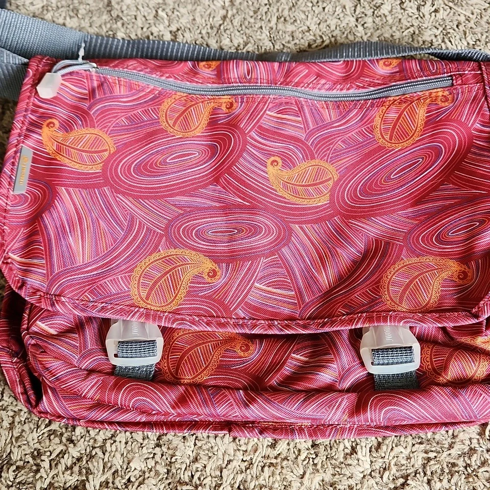 J World New York Terry Messenger Bag Pink Paisley
